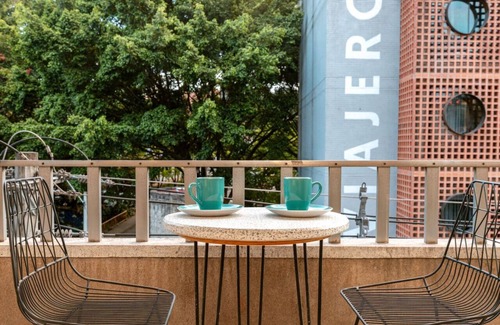 Astorga Apartment | Modern 1BR Apt with private balcony & kicthenette