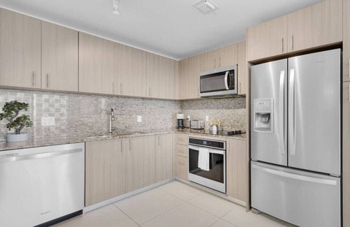 Doral Apartment | Modern 1BR| Downtown Doral