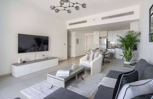 Umm Suqeim 3 Apartment | Modern 1BR in Lamtara 3 with Community Views!