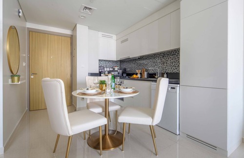 Sheikh Zayed Road Apartment | Modern 1BR Near to Water Canal in Business Bay