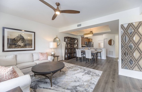 Central Naples Condo | Modern, 1st Floor, Centrally located Condo