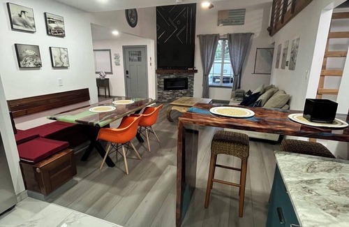 Crystal River House | Modern 2-bed 2- bath waterfront home near Manatee Haven with kayaks
