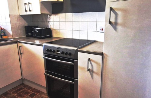 Cricklewood Apartment | Modern 2 Bed Apartment with free private parking
