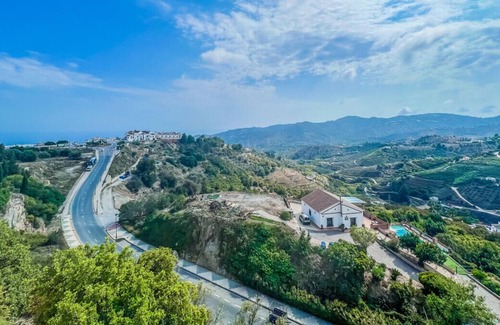 Frigiliana Apartment | Modern 2 bed apartment with pool