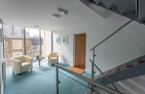 Tavistock Apartment | Modern 2-Bed Flat in Tavistock Centre