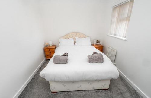 Sherborne St. John House | Modern 2-Bed Home with Driveway – Basingstoke