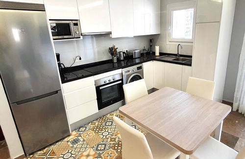 Golden Mile Apartment | Modern 2-Bedroom Apartment in Edificio Marápolis, Marbella Centre