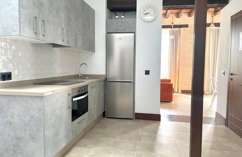 Triana Apartment | Modern 2-Bedroom Apartment in Triana, Seville - 4 Beds, Equipped Kitchen