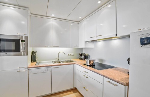 Blankenberge Apartment | Modern 2-bedroom flat with sea views.