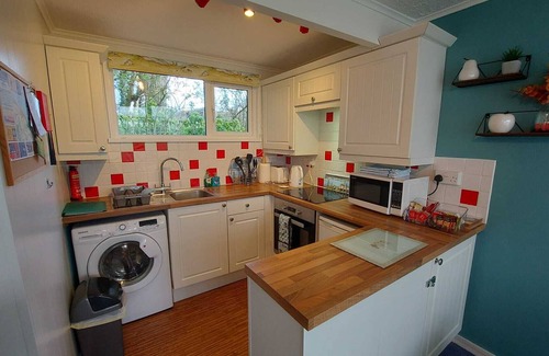 Cromer Ski Chalet | Modern 2-bedroom holiday chalet, close to amenities and seaside