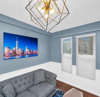 Avondale Apartment | Modern 2 Bedroom in Avondale