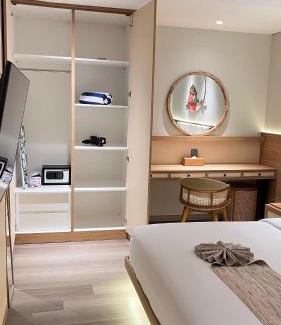 Nusa Dua Apartment | MODERN 2 BEDROOM LAVAYA OAKWOOD APARTMENT, Nusa Dua