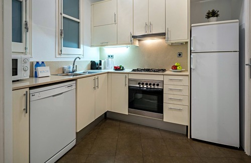 L'Antiga Esquerra de l'Eixample Apartment | Modern 2 bedroom near Diagonal metro