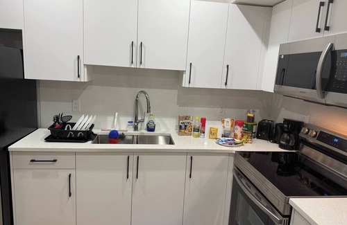 West Edmonton House | Modern 2-Bedroom Suite in Stillwater NW, Near WEM