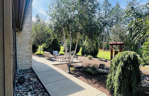 Gig Harbor House | Modern 2-bedroom with views on acreage w/sport court/pickle-ball on Fox Island
