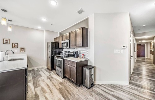 Playhouse Square Apartment | Modern 2-BR | Heated Pool & Steam + Gym Playhouse