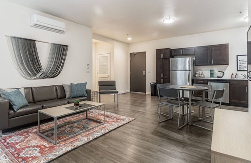 Chico Apartment | Modern 2 BR Upgraded Amenities Near CSU+ Pool