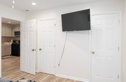 Greensboro Apartment | Modern 2bd