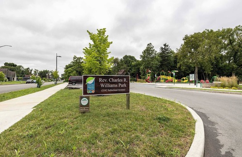 Near Northside Apartment | Modern 2BR City-Center Apt – 10 min to Downtown | Free Parking & WiFi