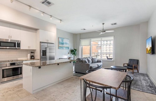 Central Business District Hotel | Modern 2BR Condo in California Building