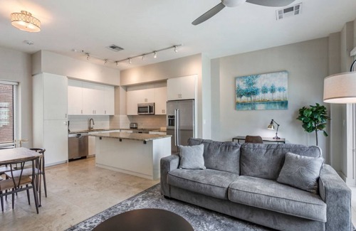 Central Business District Hotel | Modern 2BR Condo in California Building