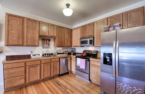 Leadville Condo | Modern 2BR Loft: Walk to Downtown - 30 plus day