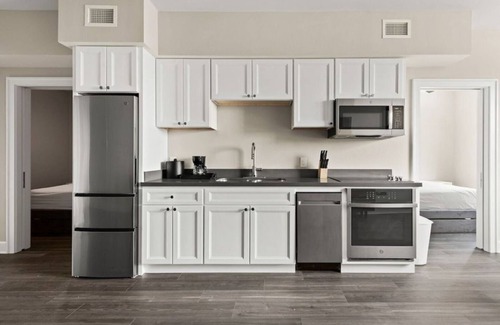 New Orleans Hotel | Modern 2BR Suite Steps from French Quarter Fun