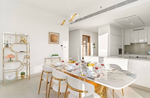 Al Safa Apartment | Modern 2BR w/Canal & Skyline Views near Downtown Dubai