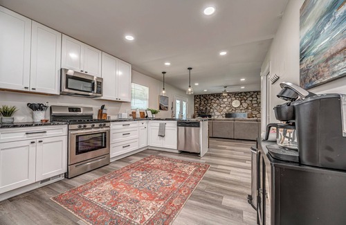 South Tulsa House | Modern 3-Bed, 2-Bath Retreat in the Heart of Tulsa