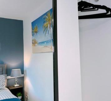 Chorley Apartment | Modern 3 Bed house with parking - Chorley near M61