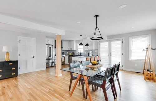Carver House | Modern 3-bedroom 3 bathroom Retreat