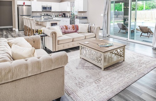 Lakeland House | Modern 3-Bedroom Family Retreat w/Pool in South Lakeland
