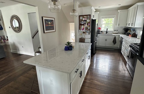 Bowman House | Modern 3-bedroom house with pool, spa, and infrared sauna in the Highlands