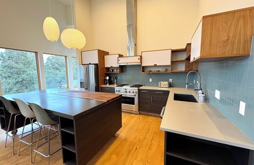 Tumalo House | Modern 3-bedroom house with WiFi, AC in Bend/Tumalo