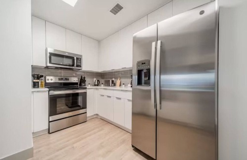 Charlotte Center City Apartment | Modern 3-Bedroom Retreat in Uptown Charlotte