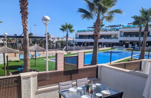 Los Balcones House | Modern 3 Bedroom Townhouse with Communal Pool LB24