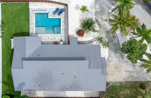 Sarasota House | Modern 3 BR luxury pool home on Lido Key - A Shore Thing