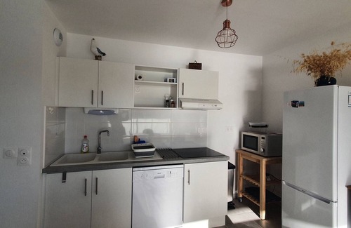 Sete Apartment | Modern 3-room Apartment Near Beaches with Terrace & Parking