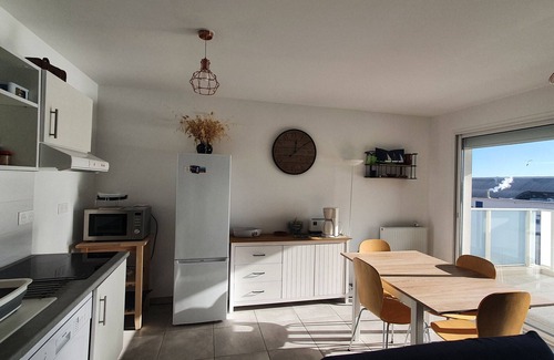 Sete Apartment | Modern 3-room Apartment Near Beaches with Terrace & Parking