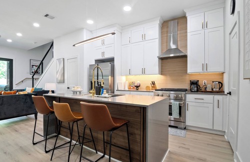 Northside House | Modern 3BD/2.5 B in The heart Houston minutes from Downtown/Heights