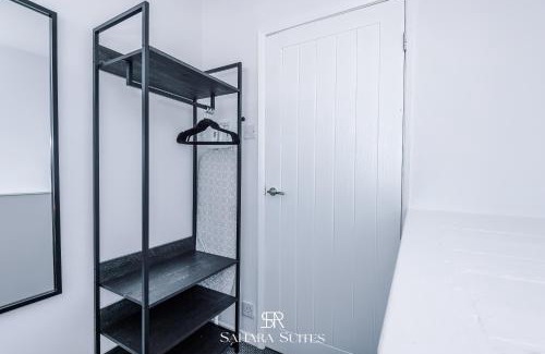 Liverpool House | Modern 3BED - Liverpool Centre - Parking - Sleep 5