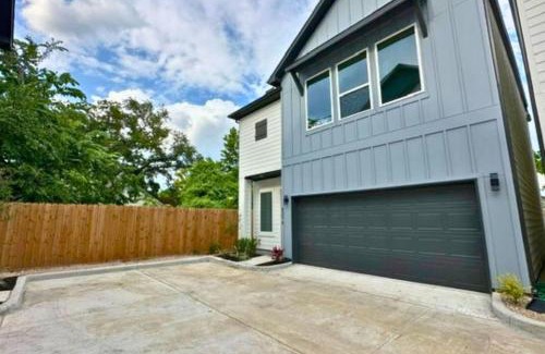 Northside House | Modern 3BR 10 Min to Downtown