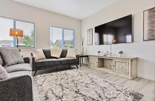 Nampa House | Modern 3BR Home in Meridian - King Suite - Comfort