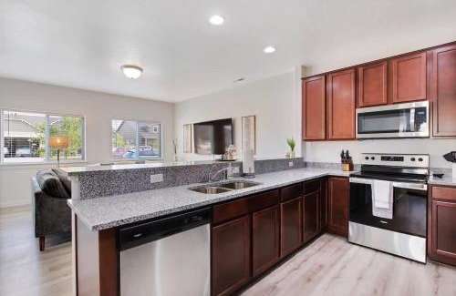 Nampa House | Modern 3BR Home in Meridian - King Suite - Comfort