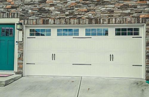 Cary House | Modern 3BR Townhouse Near RDU & Hospitals