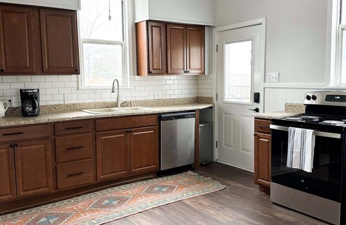 Evansville House | Modern 4 BDRM: Spacious, Near U of E & Downtown!