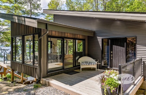 Muskoka Lakes Cottage | Modern 4 bed 3 bath cottage on Lake Muskoka. Sleeps 10!