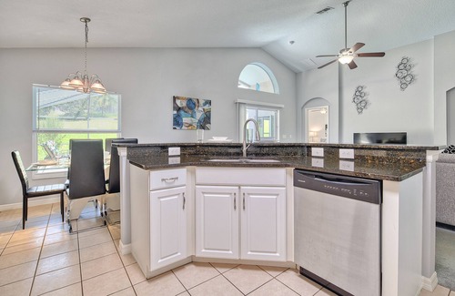 Highgate Park Villa | Modern 4 bed 3 bath villa private pool - with Complimentary Pool Heat