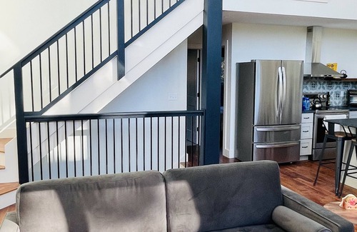 Ludlow Ski Chalet | Modern 4-Bedroom Mountain RetreatnMinutes to Lake Rescue & Echo and Hiking