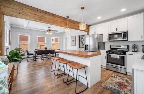 Atlantic City House | Modern 4BR/2BA -2.5 Blocks to Beach